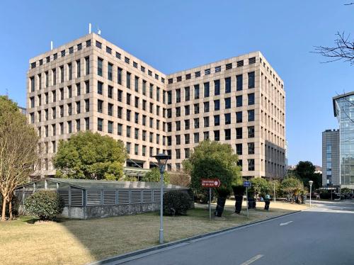 上海長寧區(qū)青奢空間（晨訊科技大樓）辦公寫字樓招商租賃綜合評估報告：企業(yè)選址決策深度分析
